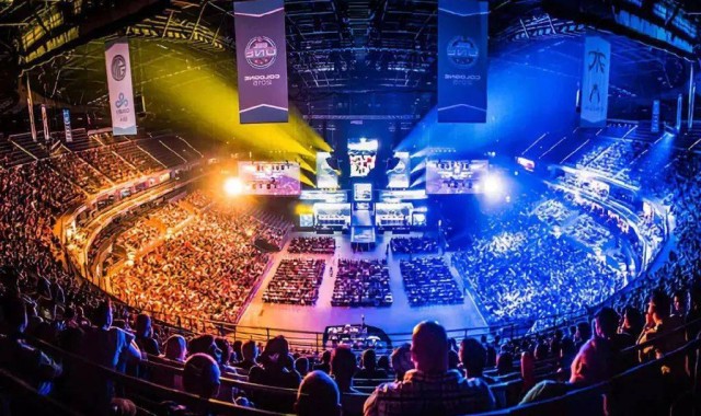  沃尔夫斯堡主场灯光故障延期比赛  