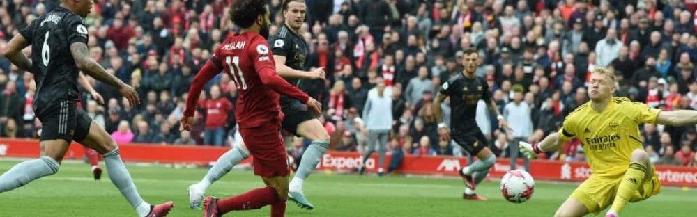  阿森纳门将低级失误，伯恩茅斯补时扳平抢关键一分  