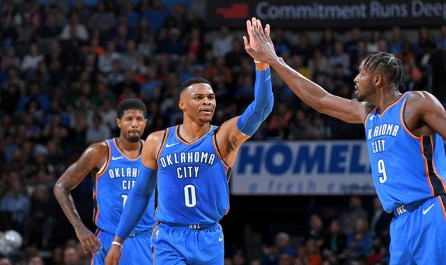  福克斯三双国王轻取雷霆  