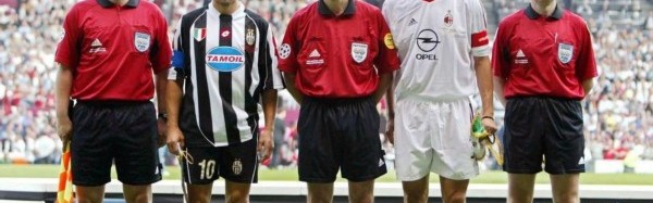  AC米兰主场溃败，球迷高呼教练下课  