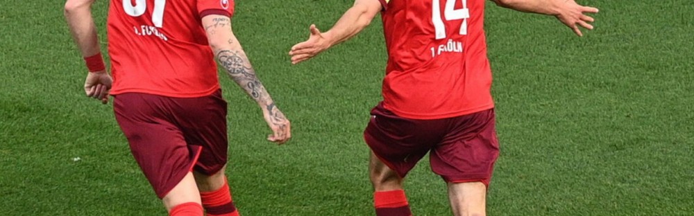  科隆门将神扑两点球助球队逼平拜仁  