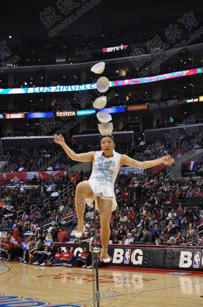  多特蒙德中场大脑世界波破门技惊四座观众  