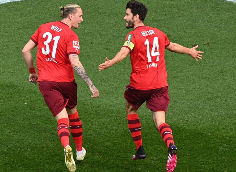  科隆门将神扑两点球助球队逼平拜仁  